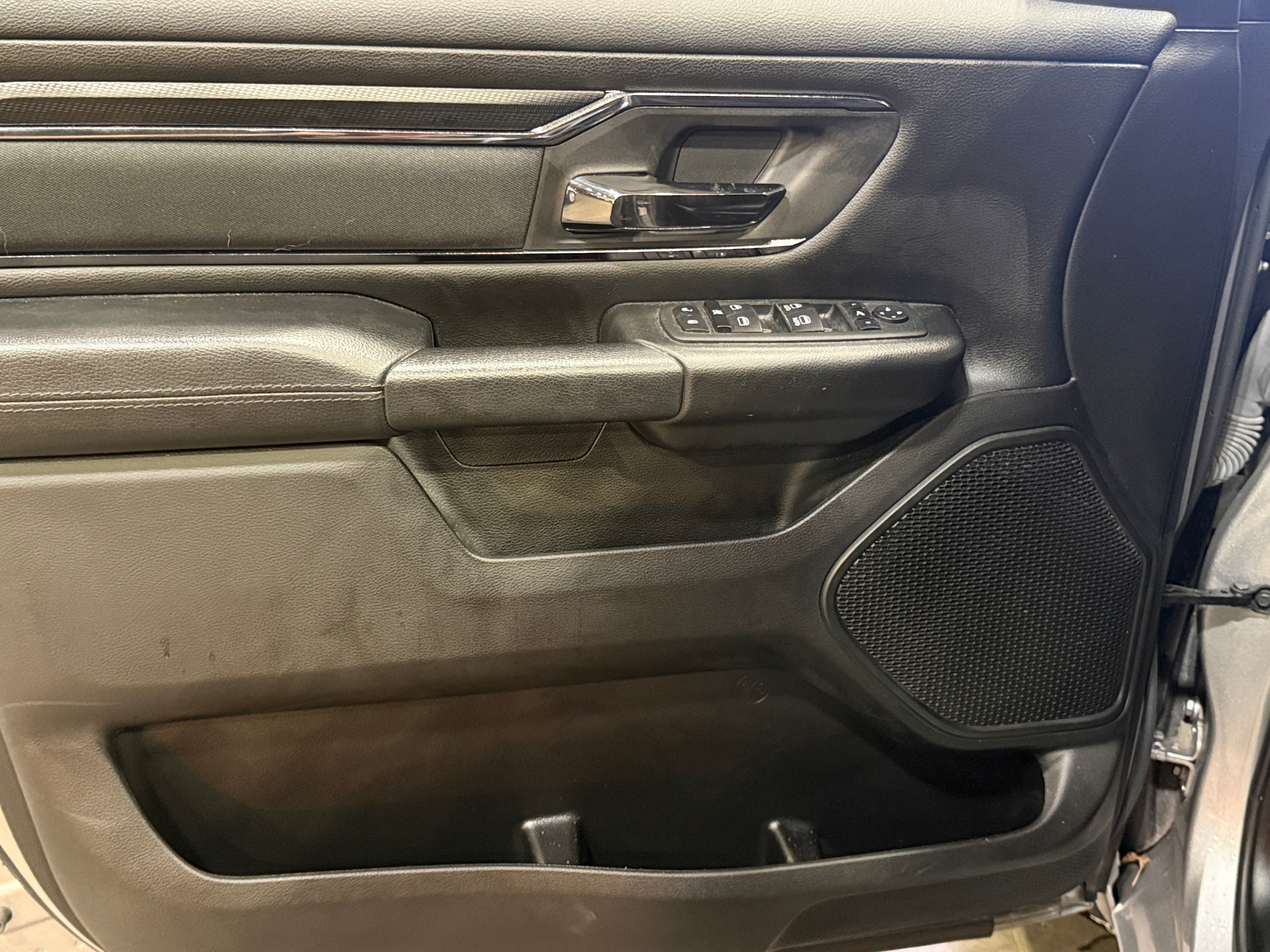 ram ram 1500 pickup 2024 1C6RRFFG5RN170267 image ram ram 1500 pickup 2024 1C6RRFFG5RN170267 image
